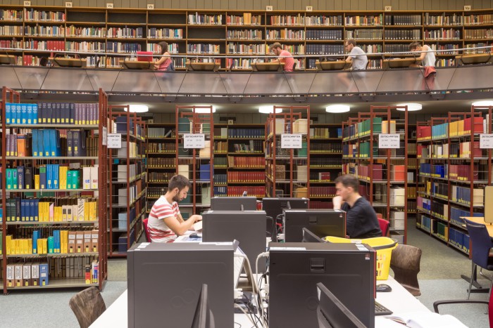 Universit&auml;t Freiburg in Bibliothek / Institute