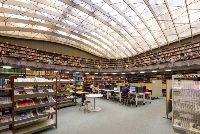 Universit&auml;t Freiburg in Bibliothek / Institute